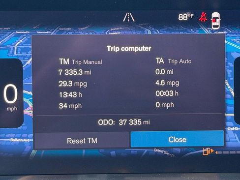 Certified 2024 Volvo XC60 B5 Plus w/ Protection Package Premier AWD/4WD image 19