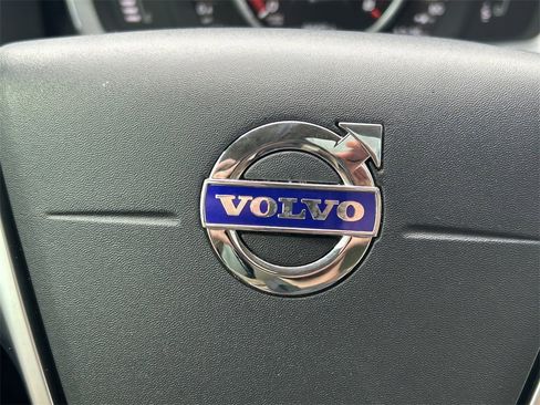 Used 2018 Volvo S60 T5 Inscription Platinum image 40