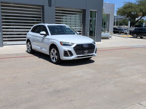 Used 2023 Audi Q5 2.0T Premium Plus w/ Premium Plus Package AWD/4WD image 2
