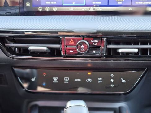 New 2026 Nissan Kicks SR w/ Cold Weather Package FWD image 23