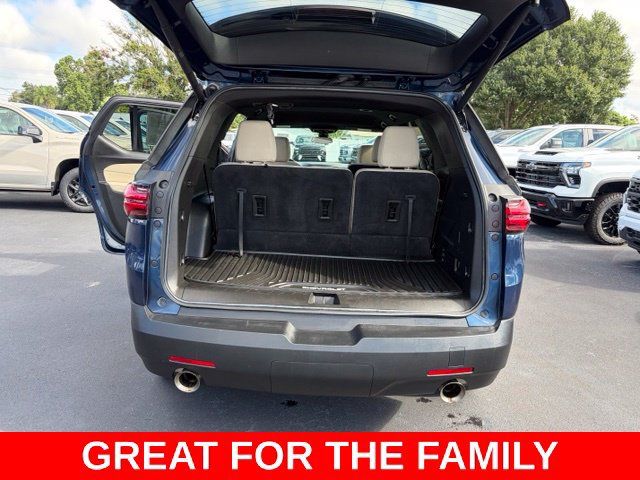 Used 2023 Chevrolet Traverse LT FWD image 17