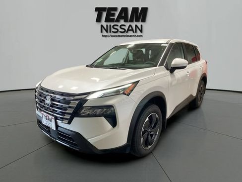 Certified 2025 Nissan Rogue SV AWD/4WD image 3