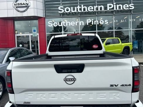 Certified 2023 Nissan Frontier SV w/ SV Convenience Package AWD/4WD image 9