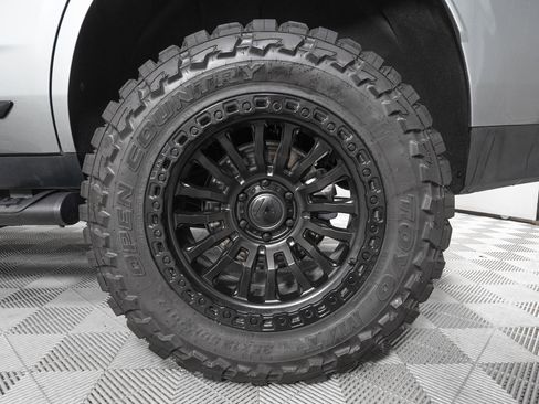 Used 2023 GMC Yukon Denali image 34