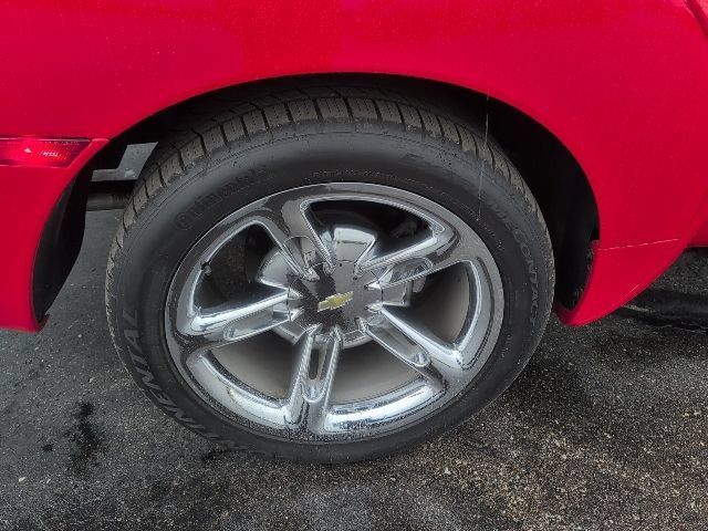Used 2004 Chevrolet SSR w/ Preferred Equipment Group RWD image 13