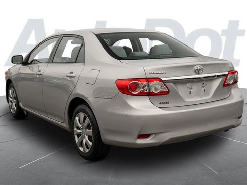 Used 2013 Toyota Corolla LE Special Edition image 2