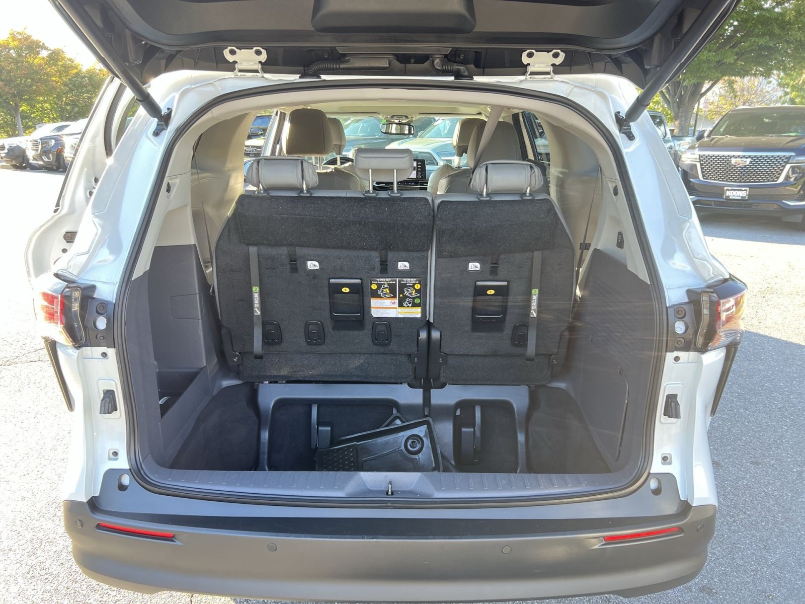 Used 2024 Toyota Sienna XLE w/ XLE Plus Package AWD/4WD image 27
