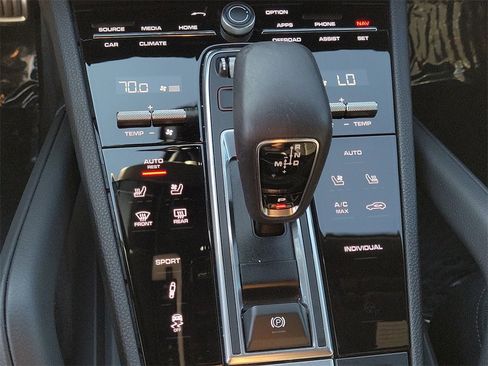 Certified 2023 Porsche Cayenne S Platinum image 33