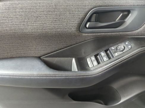 Used 2021 Nissan Rogue S image 9