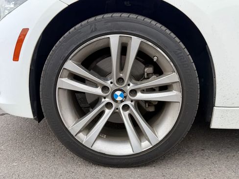 Used 2018 BMW 330i Sedan w/ Convenience Package RWD image 6