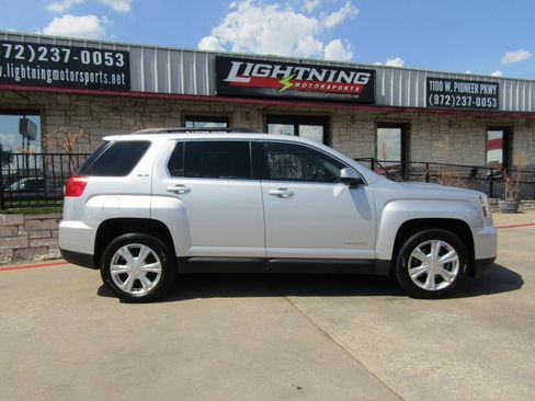 Used 2017 GMC Terrain SLE w/ Technology Package AWD/4WD image 5