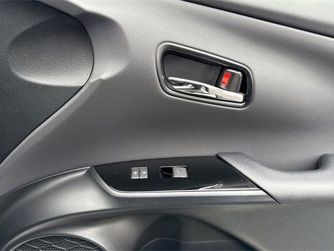 Used 2020 Toyota Prius Prime XLE image 20