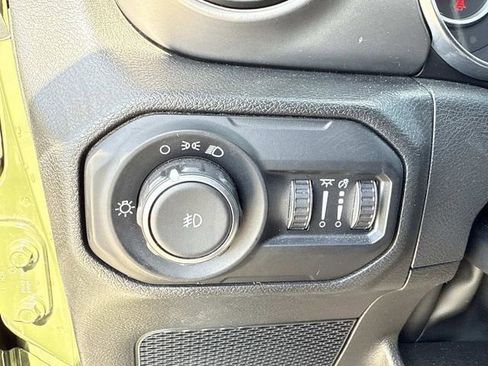 Used 2022 Jeep Wrangler Unlimited Sport image 27