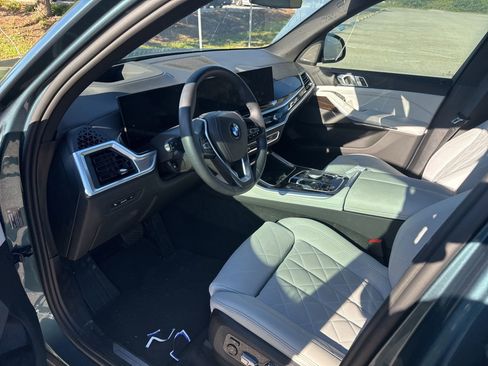 Used 2024 BMW X5 sDrive40i w/ Premium Package image 8