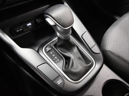 Certified 2025 Kia Soul LX w/ LX Technology Package FWD image 25