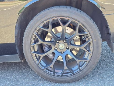 Used 2015 Dodge Challenger R/T Scat Pack w/ Leather Interior Group RWD image 9