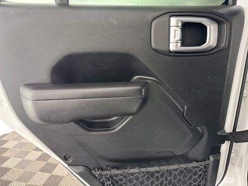 Used 2020 Jeep Gladiator Rubicon w/ Trailer Tow Package image 18