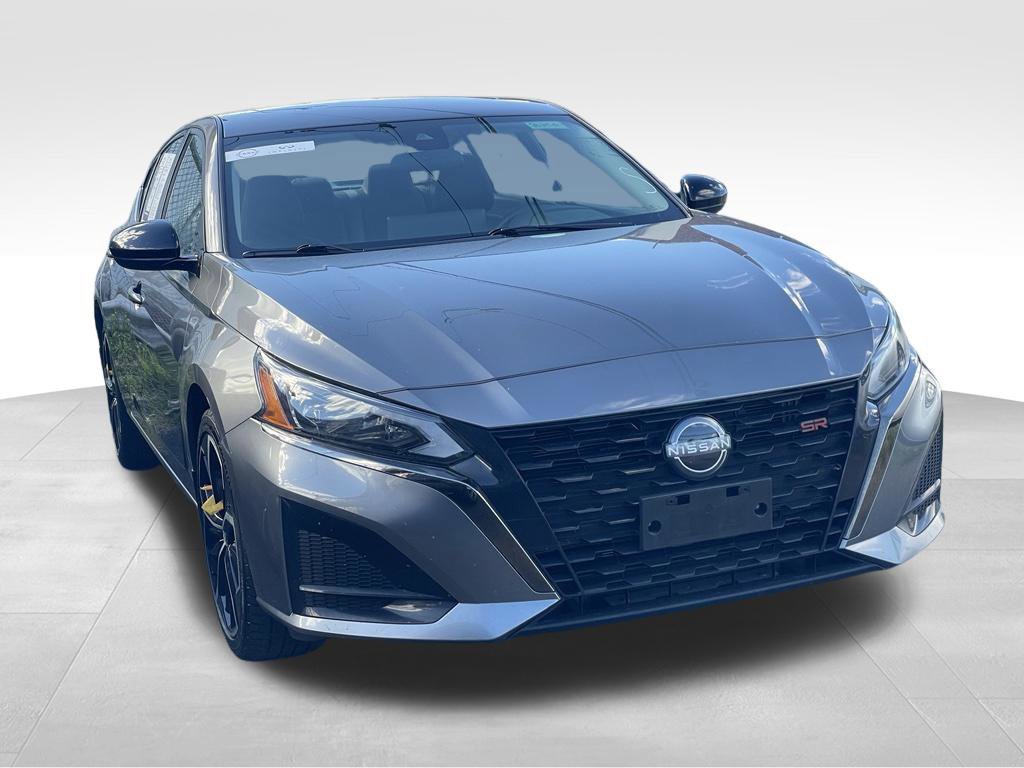 Certified 2024 Nissan Altima 2.5 SR w/ SR Premium Package AWD/4WD image 3