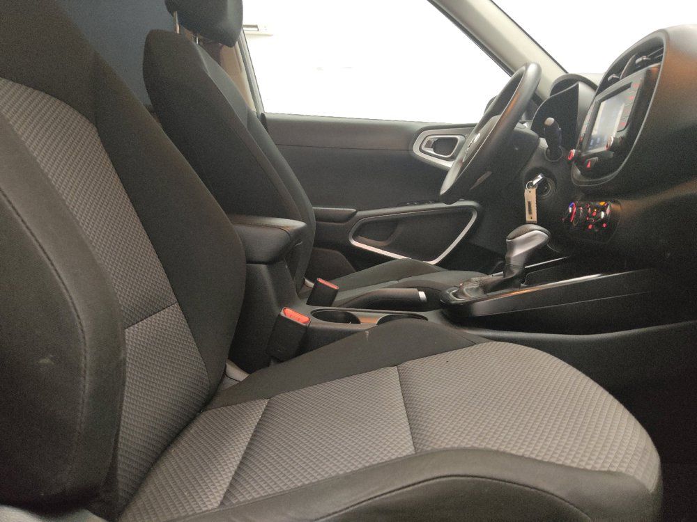 Used 2020 Kia Soul LX FWD image 21