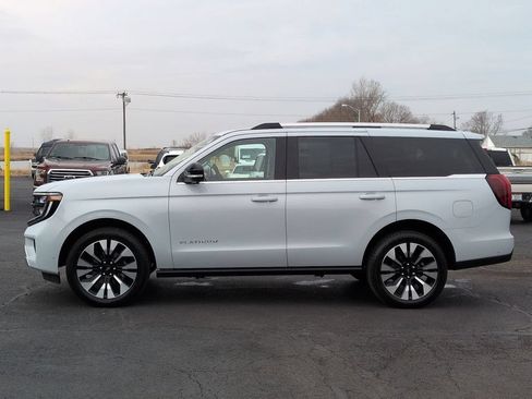 Used 2025 Ford Expedition Platinum w/ Driver's Package AWD/4WD image 5