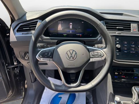 Used 2024 Volkswagen Tiguan SE AWD/4WD image 13