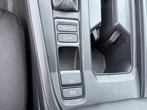 Used 2025 Honda Accord LX image 30