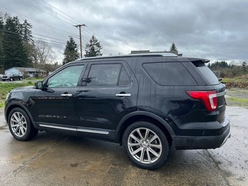 Used 2017 Ford Explorer Limited w/ Equipment Group 301A image 4