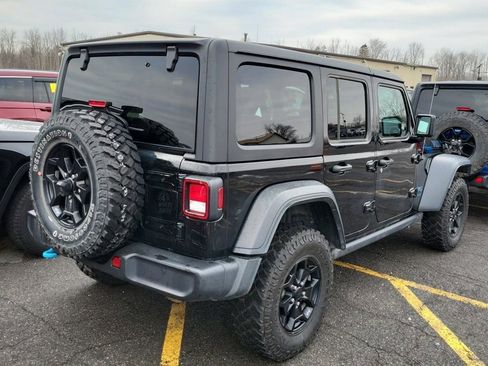Used 2023 Jeep Wrangler Unlimited w/ Cold Weather Group image 5
