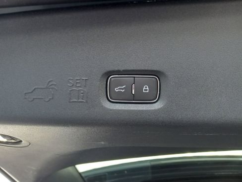 Used 2025 Ford Expedition Platinum w/ Driver's Package AWD/4WD image 13