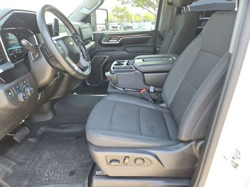 Used 2025 Chevrolet Silverado 2500 LT image 19