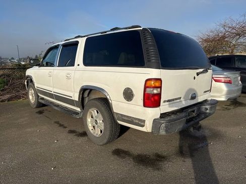 Used 2003 Chevrolet Suburban LT w/ LT Preferred Equipment Group image 2
