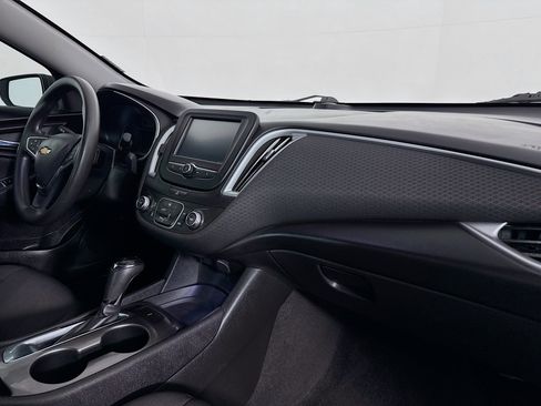 Used 2018 Chevrolet Malibu LS image 29