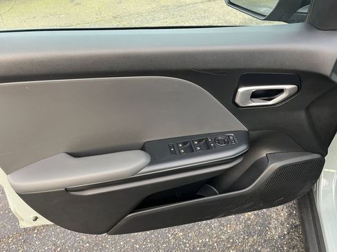 Used 2025 Kia K4 LXS image 18