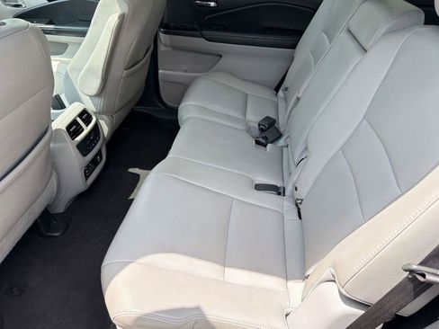 Used 2017 Honda Pilot Touring image 25
