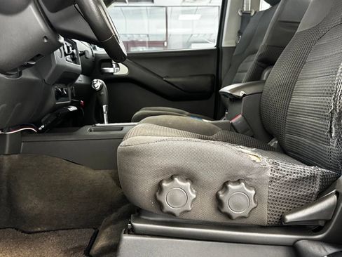 Used 2005 Nissan Frontier NISMO AWD/4WD image 10