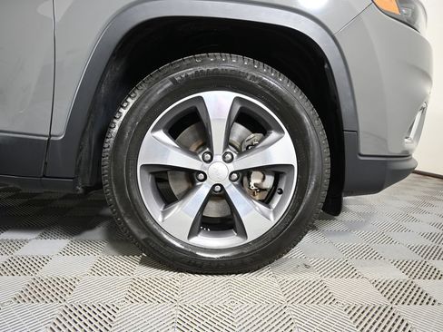 Used 2019 Jeep Cherokee Limited w/ Trailer Tow Group AWD/4WD image 11