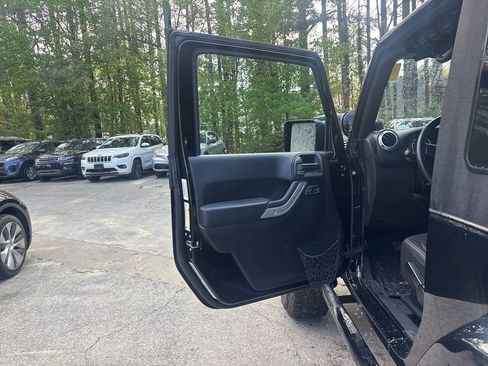 Used 2014 Jeep Wrangler Sahara AWD/4WD image 7