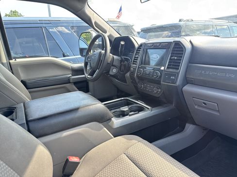 Used 2020 Ford F250 XLT w/ XLT Premium Package AWD/4WD image 3