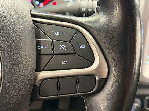 Used 2021 Jeep Compass Latitude AWD/4WD image 23