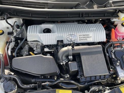 Used 2010 Toyota Prius Three image 36