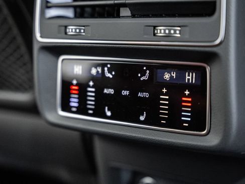 Used 2025 Audi SQ7 Prestige image 38