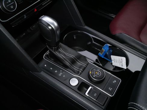 Certified 2022 Volkswagen Atlas Cross Sport SEL Premium R-Line image 24