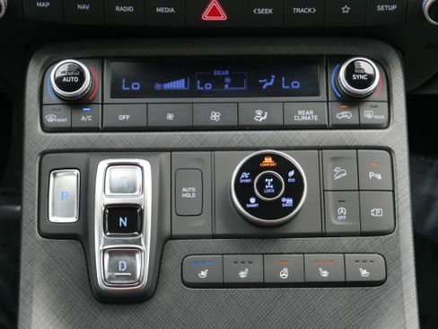 Used 2024 Hyundai Palisade Limited AWD/4WD image 24
