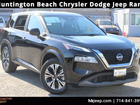 Used 2023 Nissan Rogue SV image 1