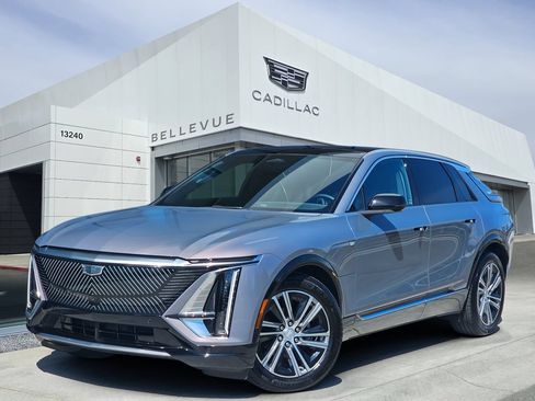 Certified 2024 Cadillac Lyriq Luxury AWD/4WD image 1