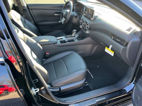 Certified 2025 Nissan Sentra SR w/ SR Premium Package image 28
