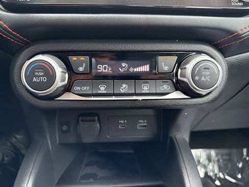 Used 2025 Nissan Versa SR w/ Trunk Package image 21