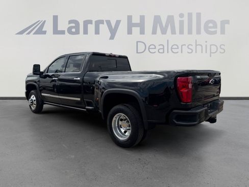 Used 2024 Chevrolet Silverado 3500 High Country w/ High Country Premium Package AWD/4WD image 3