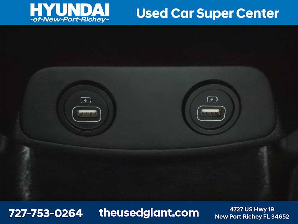 Used 2022 Hyundai Santa Fe SEL w/ Convenience + Premium Package AWD/4WD image 16