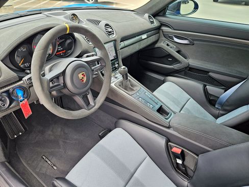 Used 2025 Porsche 718 Cayman GT4 RS RWD image 4